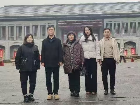 “执长征，接力棒” ， “谱时代，奋进篇”，环境与生物工程系在遵义会议纪念馆参加主题教育活动